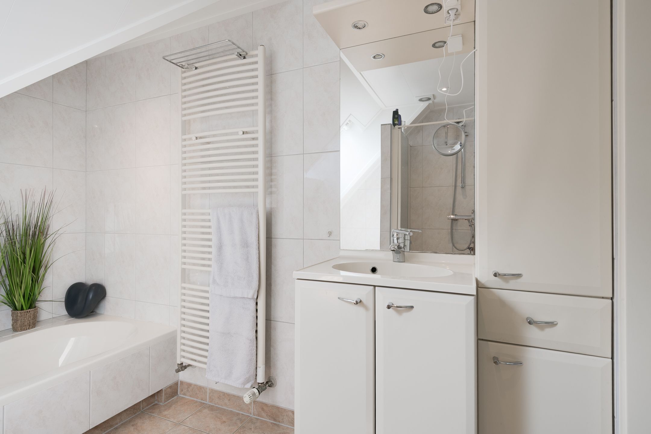 Foto 42 van Bredelerweg 1