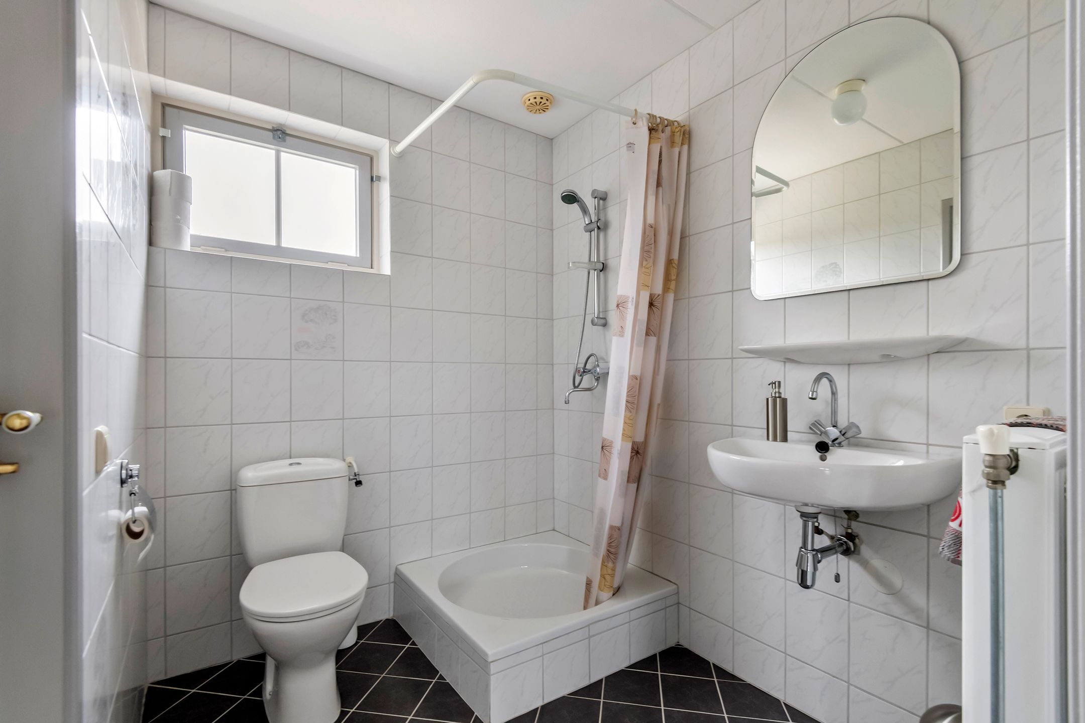 Foto 15 van Waalbandijk 65