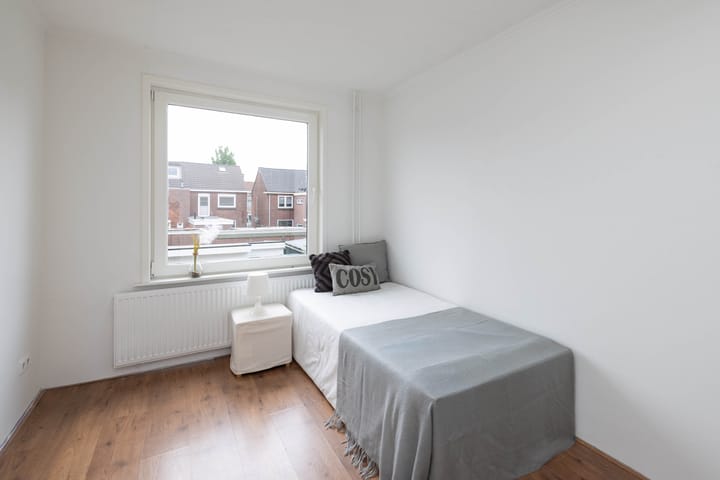 Foto 20 van Esdoornstraat 71