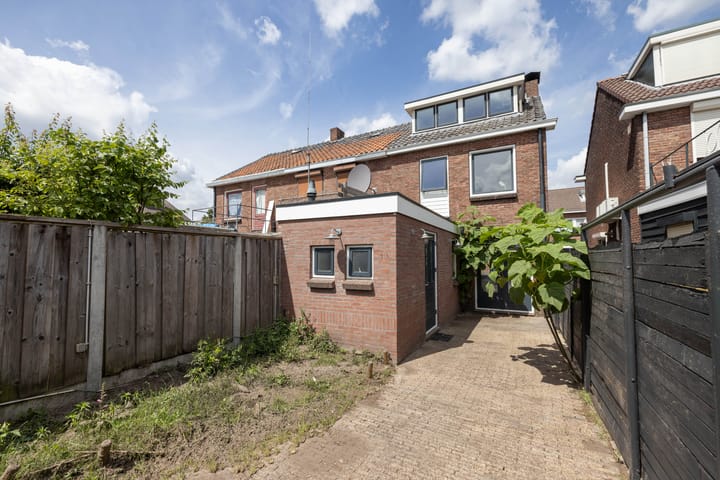 Foto 25 van Esdoornstraat 71