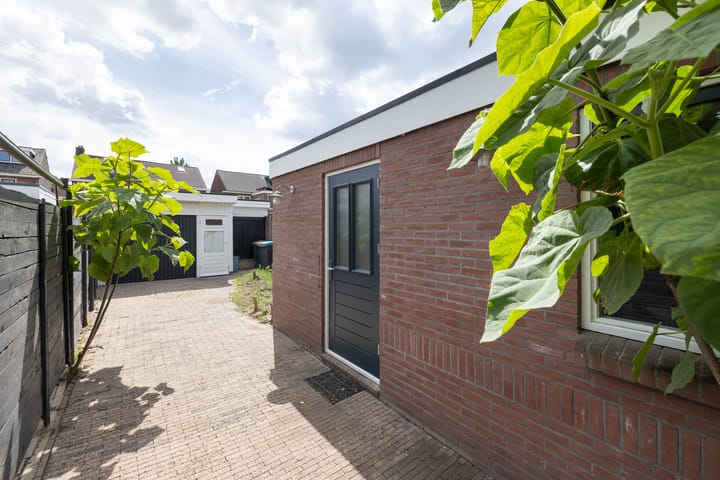 Foto 28 van Esdoornstraat 71