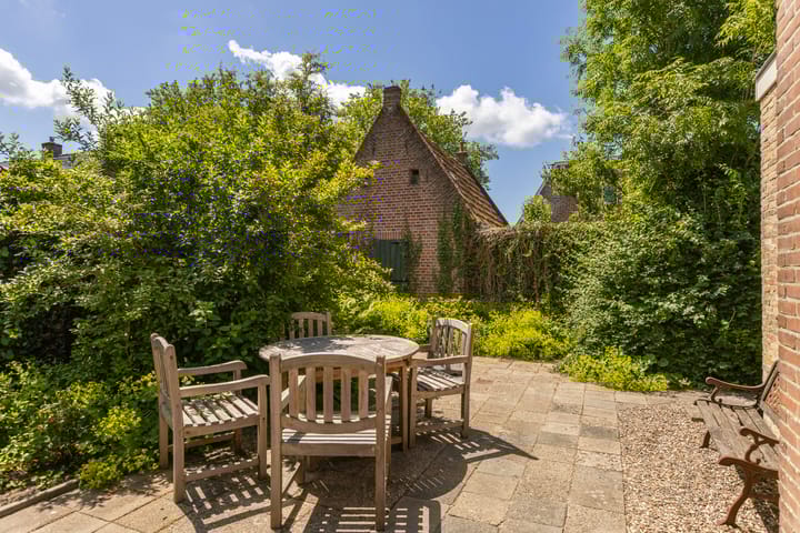 Photo 72 of Omgong 7