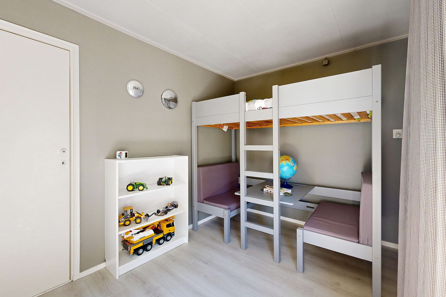 Photo 34 of Oranjestraat 7