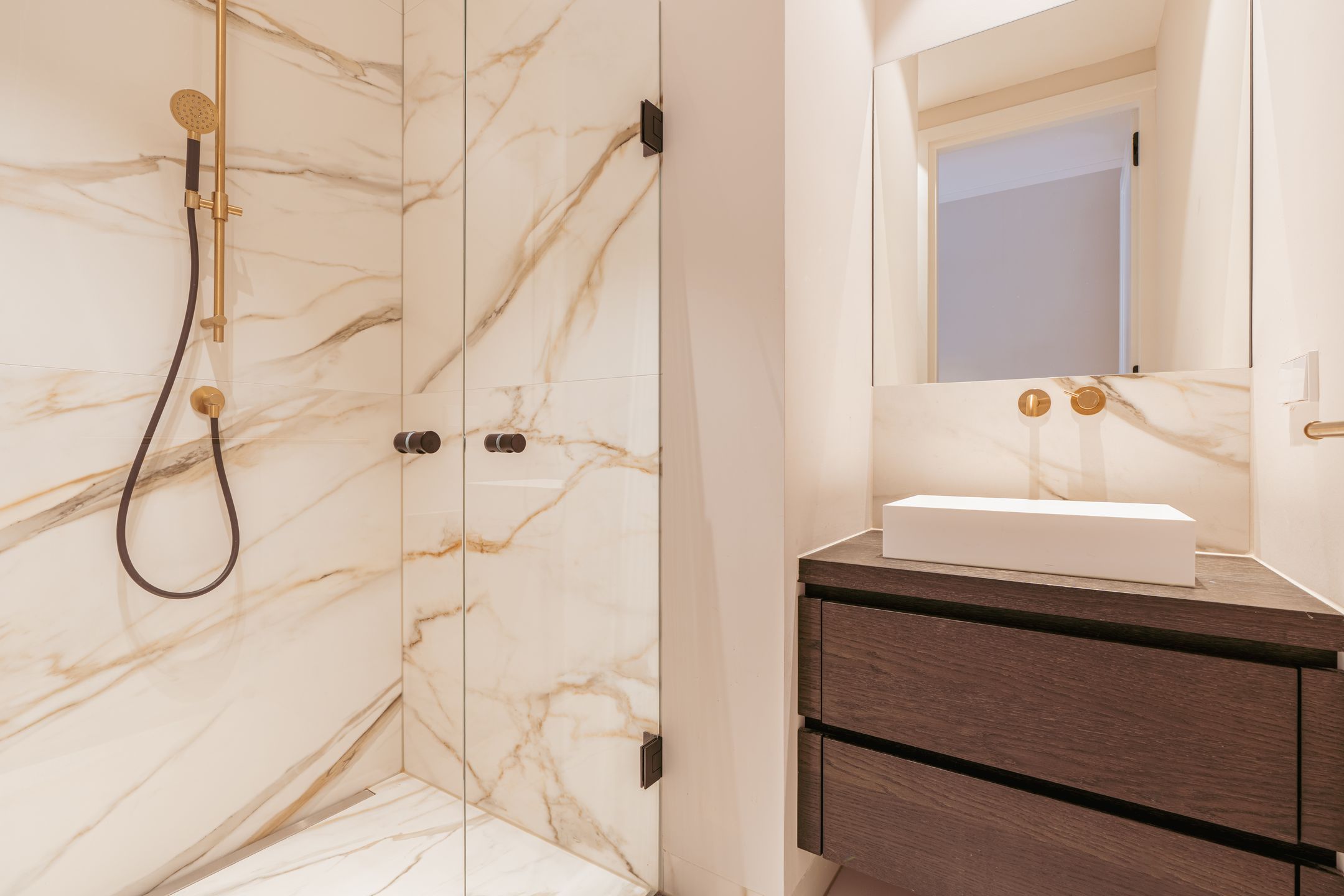 Photo 18 of Jan Luijkenstraat 34-3