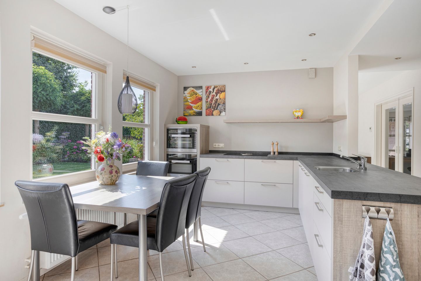 Foto 10 van Buitenhof 10