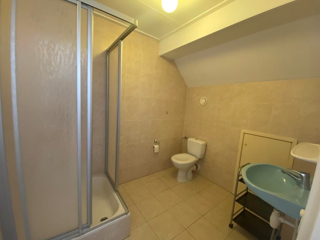 Photo 18 of Waver 3-B