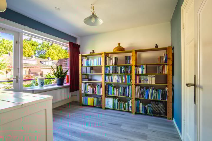 Photo 21 of Pinksterbloemstraat 54