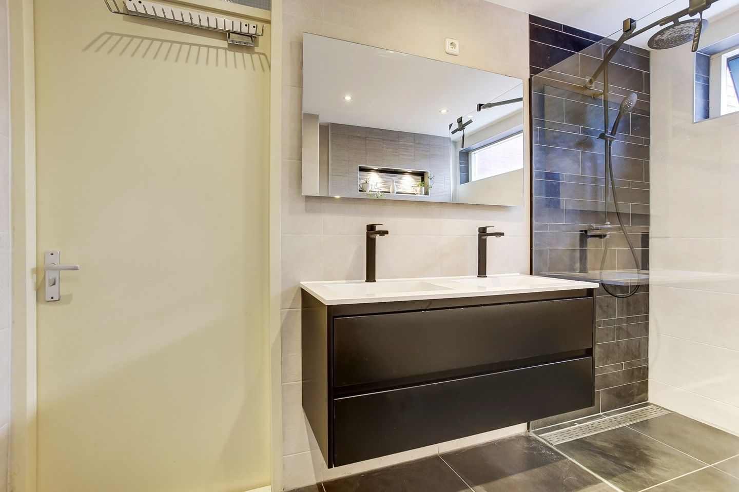 Photo 29 of Aalbessenstraat 18