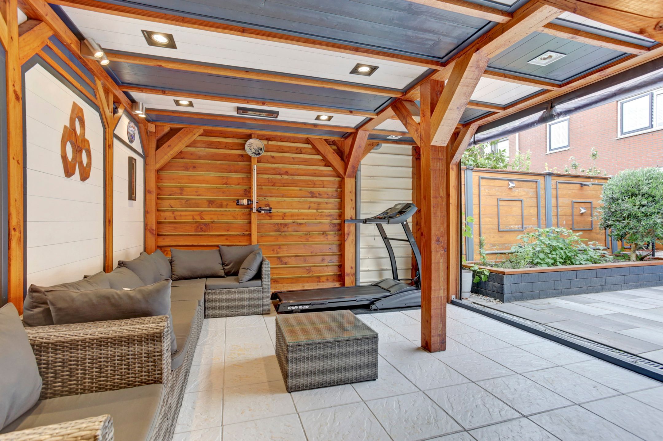 Photo 36 of Aalbessenstraat 18