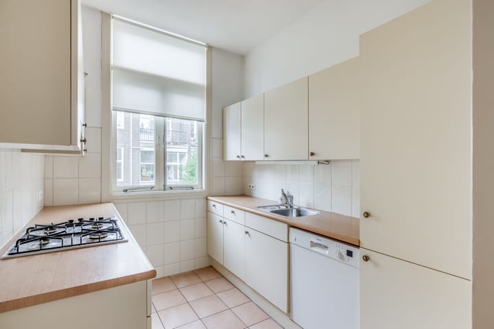 Foto 14 van Justus van Effenstraat 10-BS