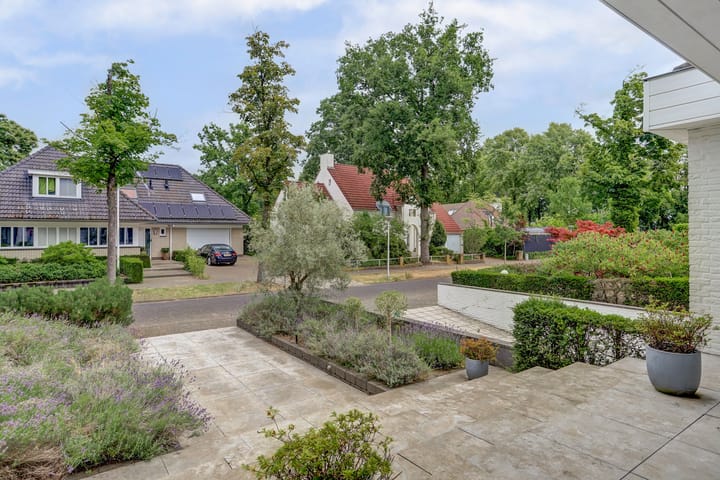 Foto 9 van Floresstraat 15