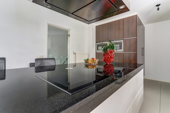 Foto 17 van Floresstraat 15