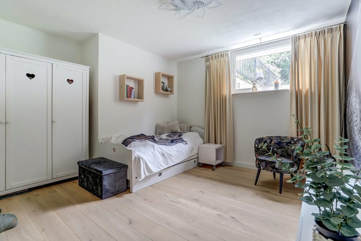 Foto 33 van Floresstraat 15