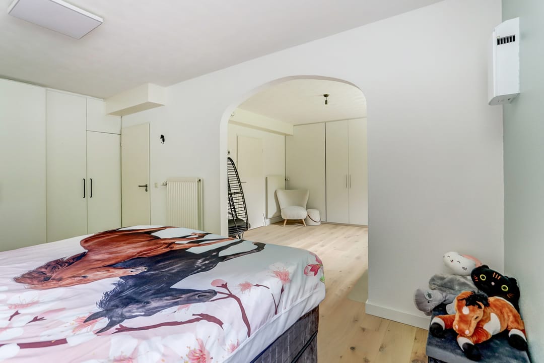 Foto 38 van Floresstraat 15