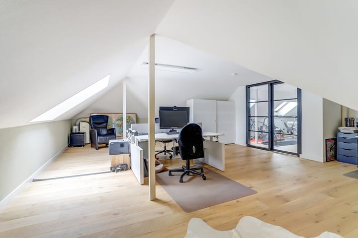 Foto 50 van Floresstraat 15