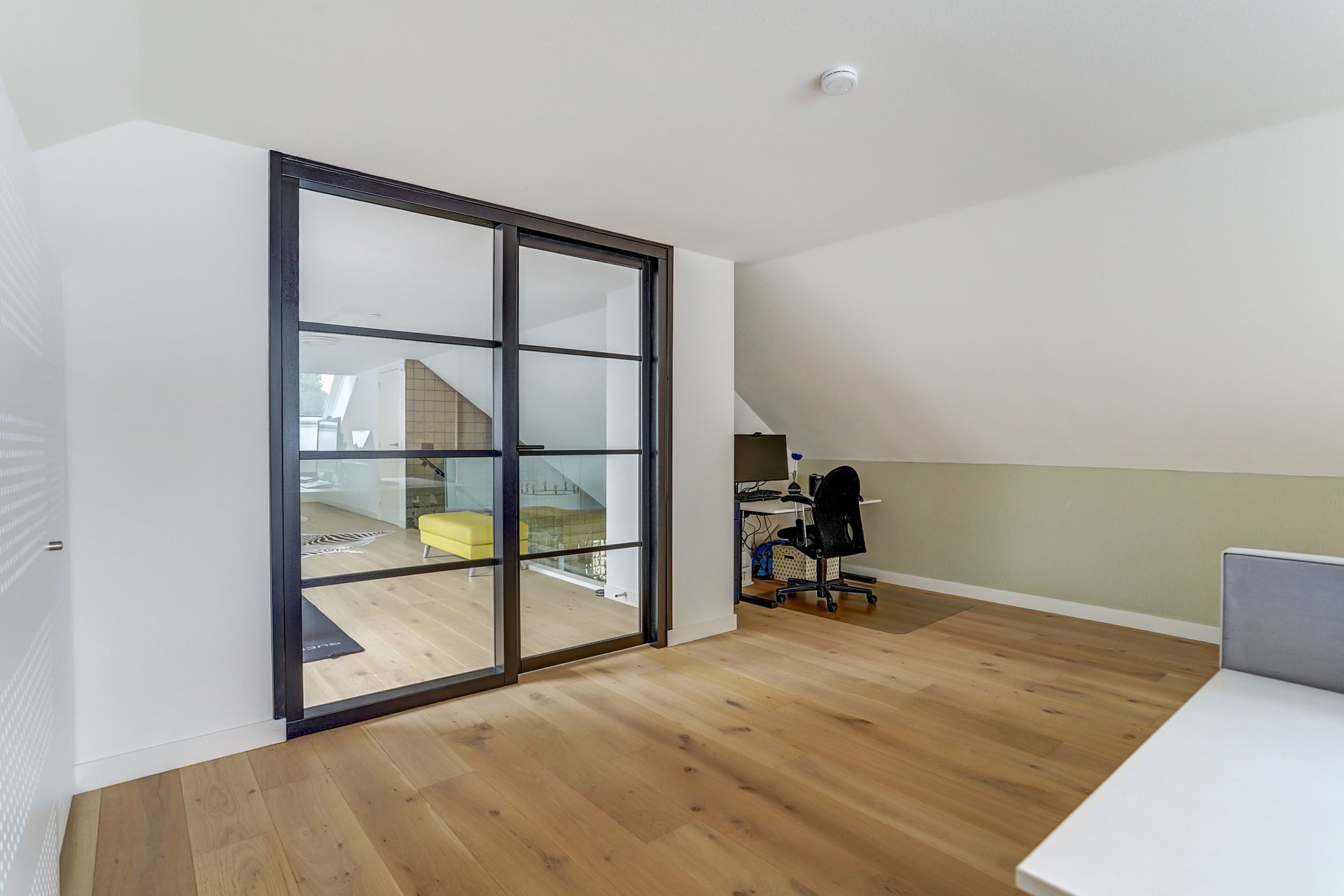 Foto 51 van Floresstraat 15