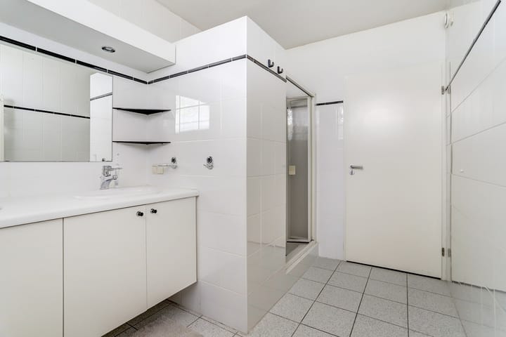 Foto 60 van Floresstraat 15