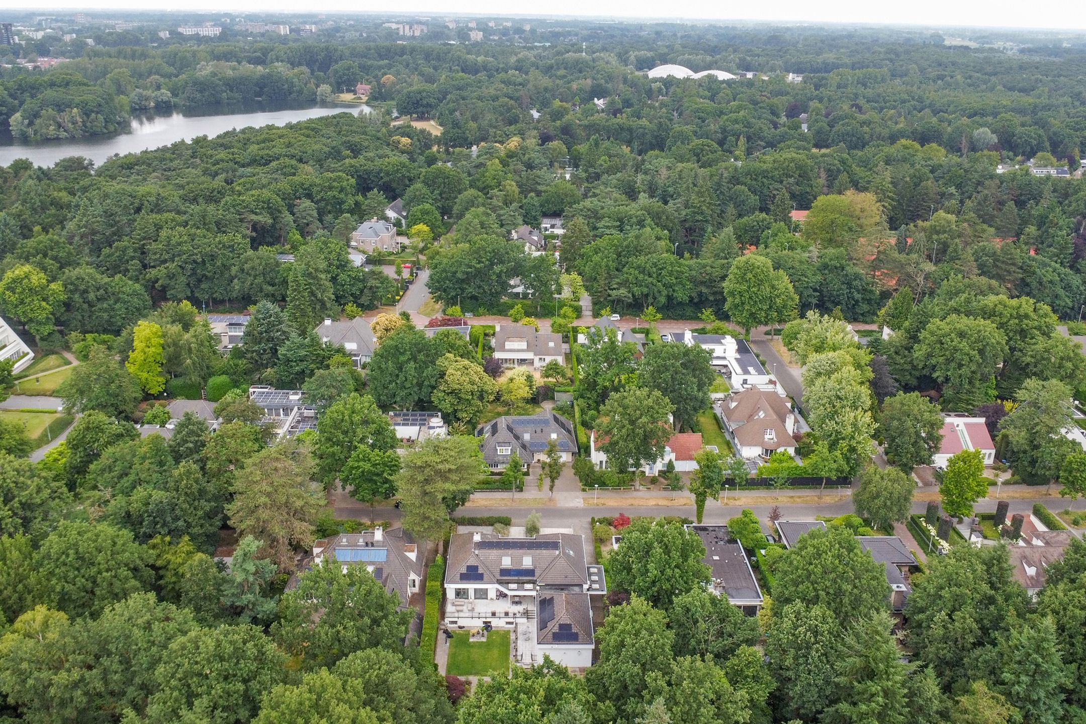 Foto 81 van Floresstraat 15