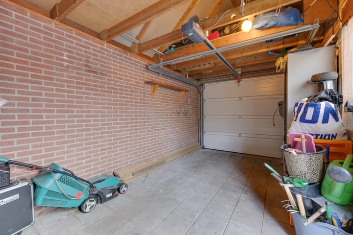 Photo 23 of Hezeweg 48