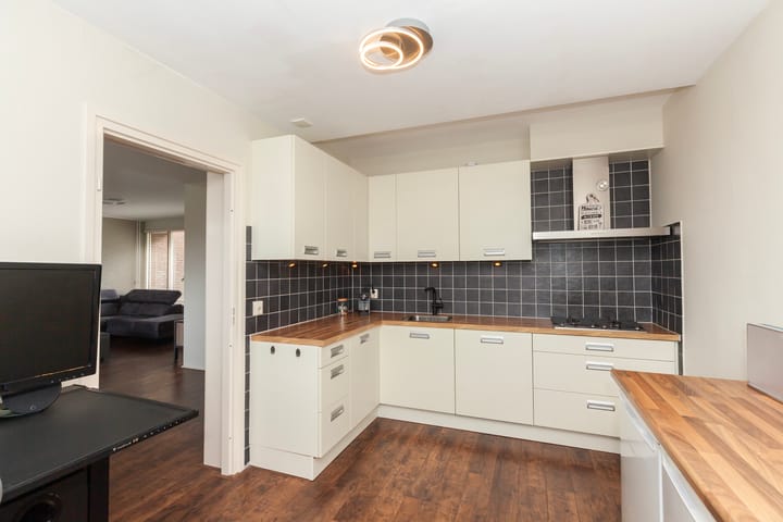 Foto 16 van Cornelis Smitstraat 42-A