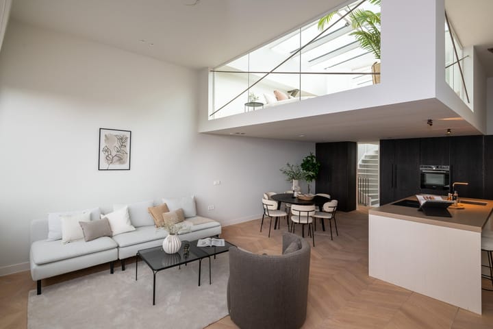 Foto 8 van Warmoesstraat 10-4