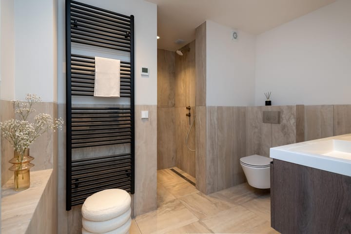 Foto 24 van Warmoesstraat 10-4