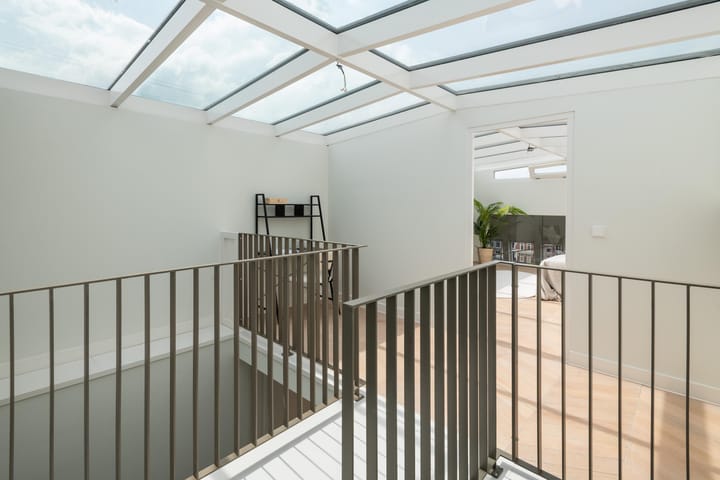 Foto 29 van Warmoesstraat 10-4