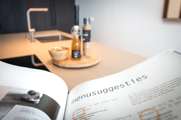 Foto 9 van Warmoesstraat 10-4