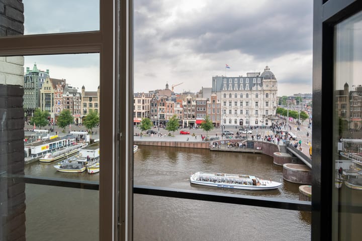 Foto 19 van Warmoesstraat 10-4