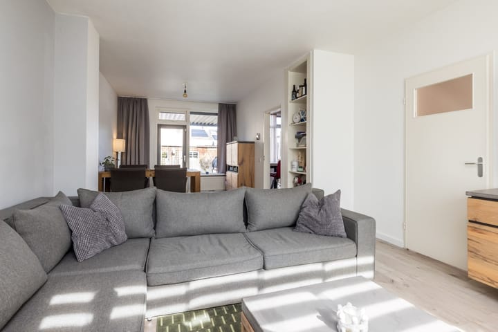 Foto 9 van Burg. Hamersstraat 18