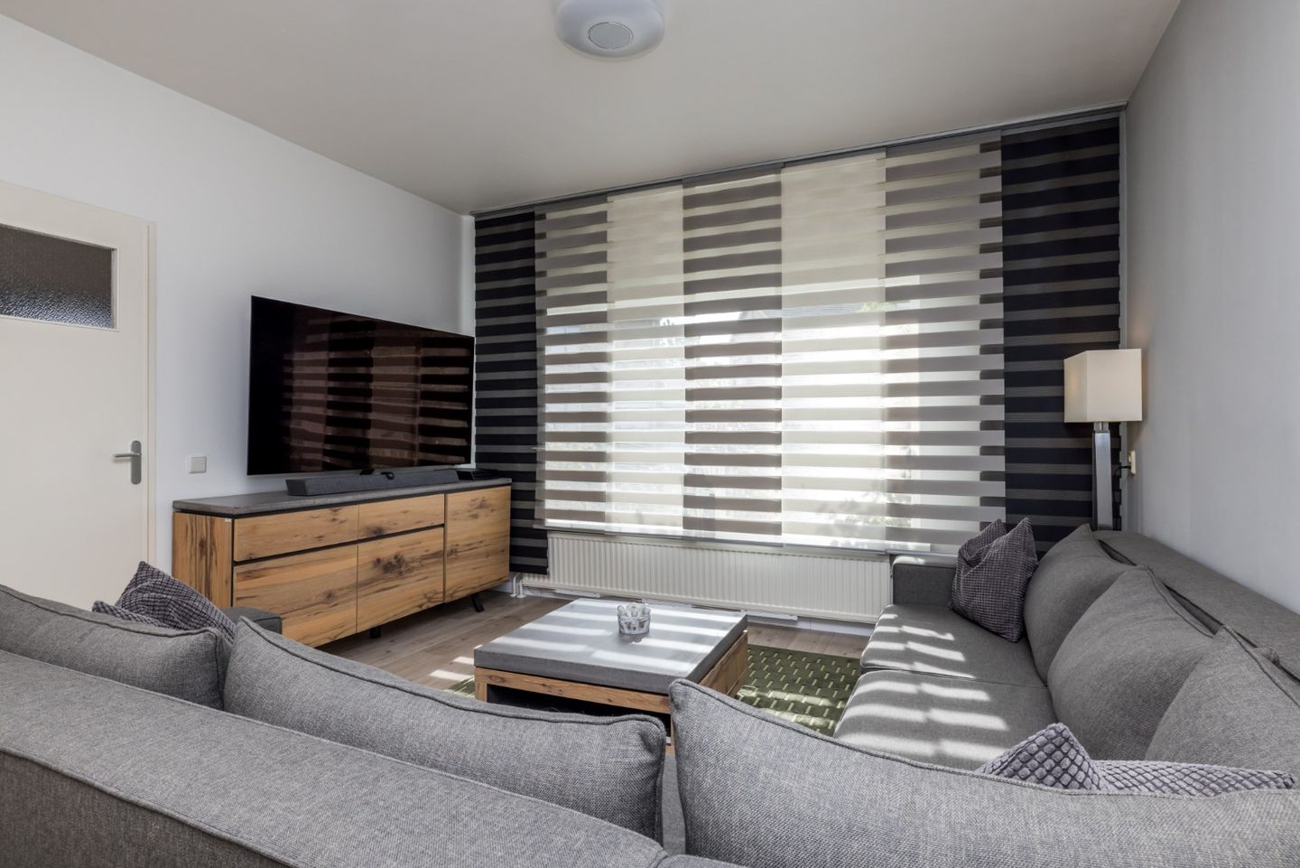 Foto 10 van Burg. Hamersstraat 18