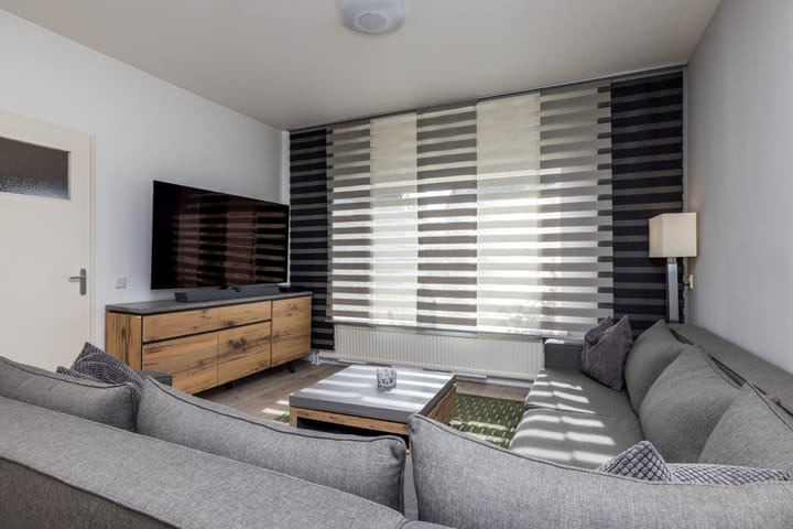 Foto 10 van Burg. Hamersstraat 18