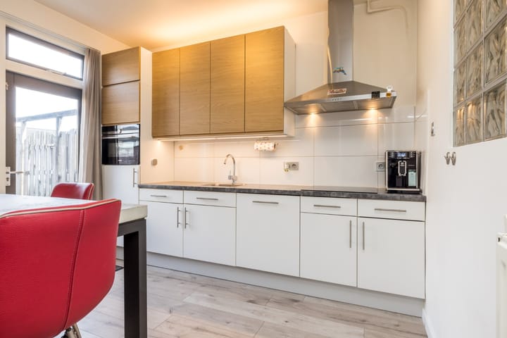 Foto 15 van Burg. Hamersstraat 18