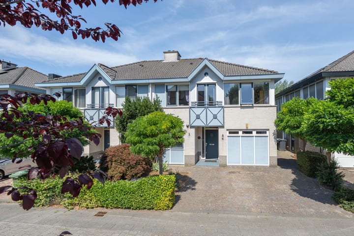 Photo 1 of Bijenstraat 6