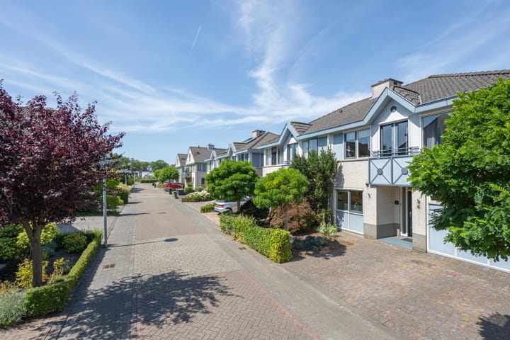 Photo 9 of Bijenstraat 6