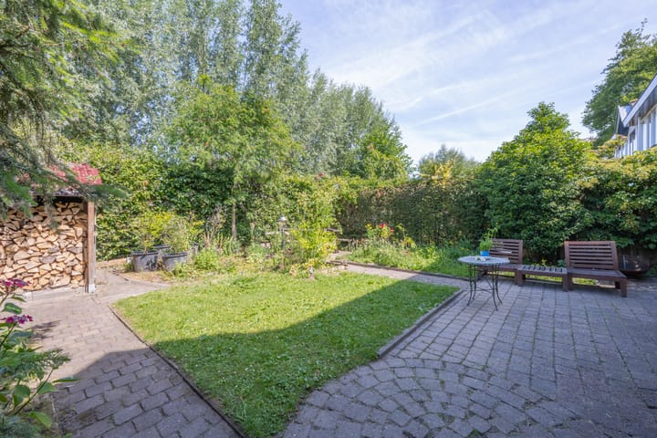 Photo 35 of Bijenstraat 6