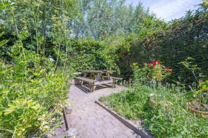 Photo 40 of Bijenstraat 6