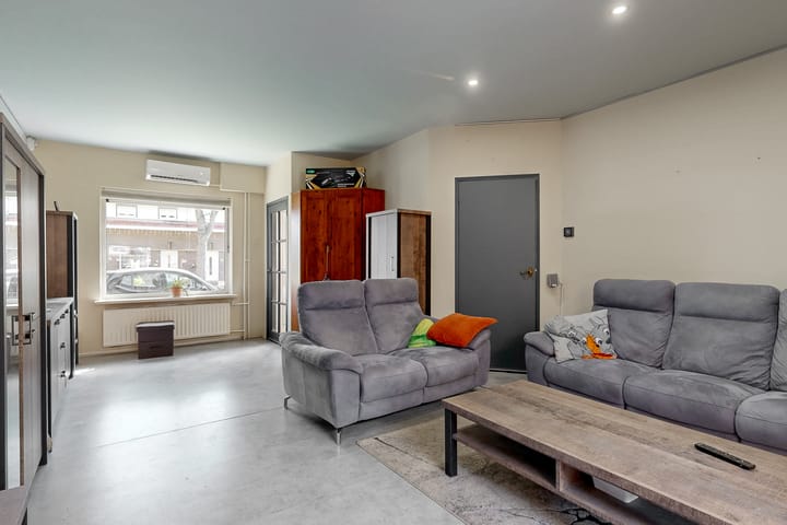 Foto 9 van Esdoornstraat 18