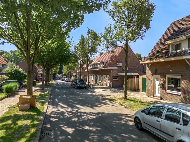 Foto 32 van Esdoornstraat 18