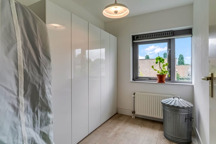 Photo 18 of Rosamundstraat 37