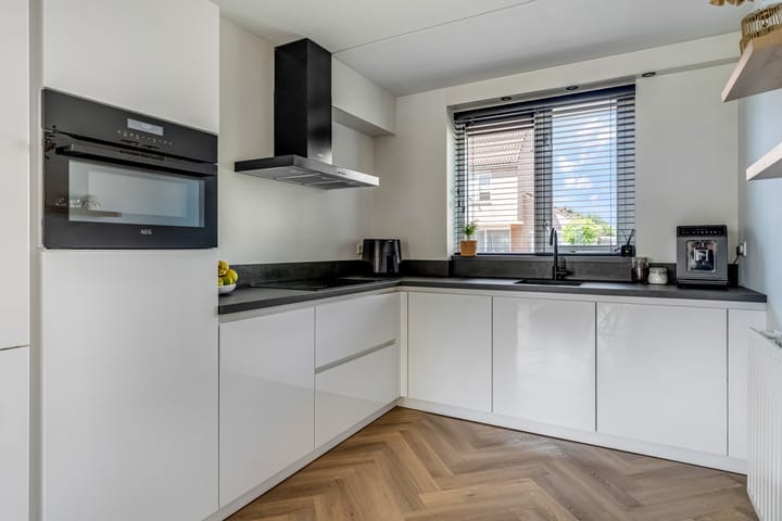 Foto 15 van Woudrichemstraat 137