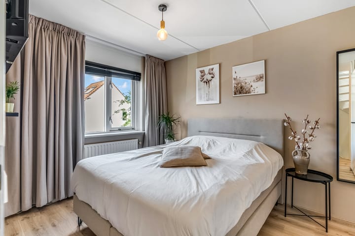 Foto 21 van Woudrichemstraat 137