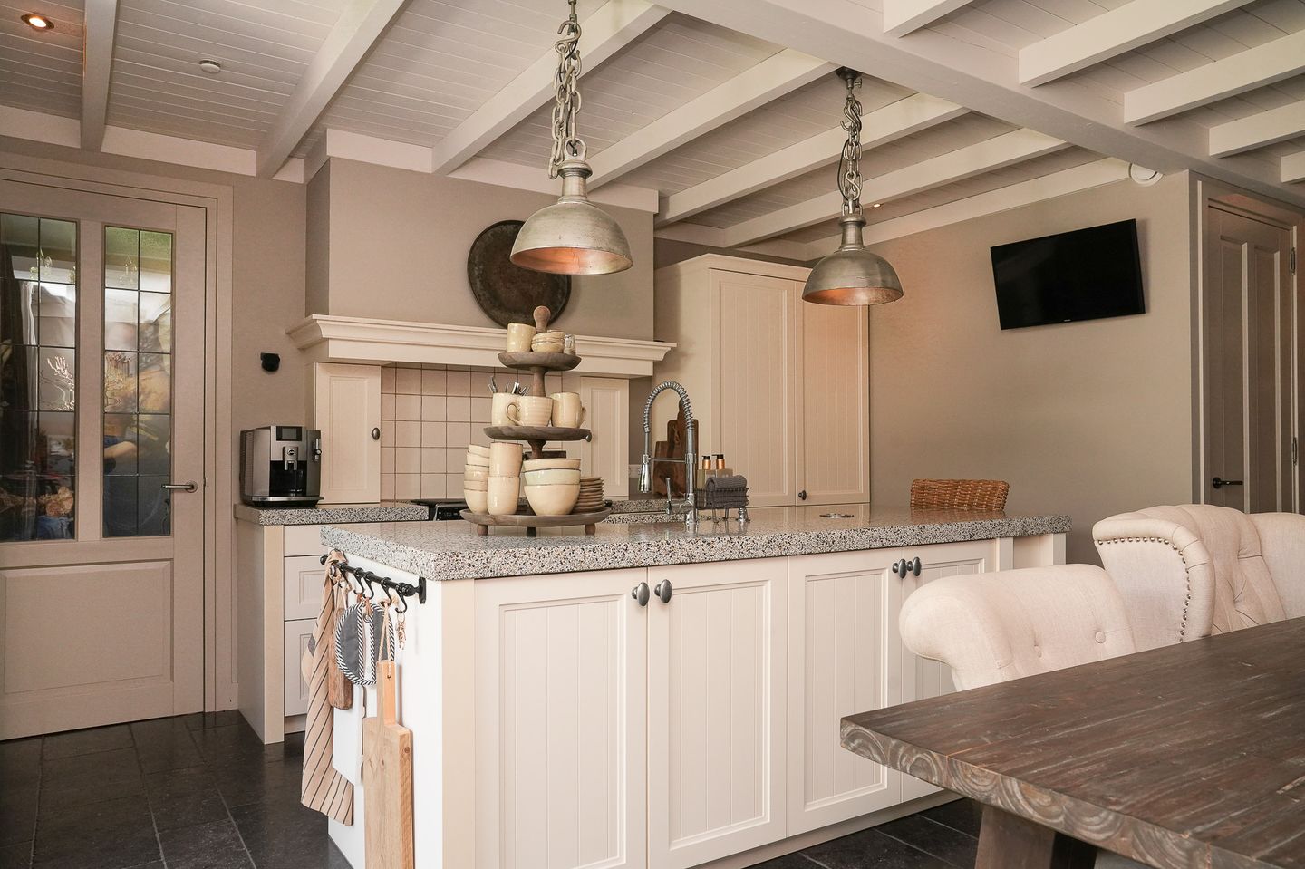 Foto 20 van Meester A Datemalaan 17