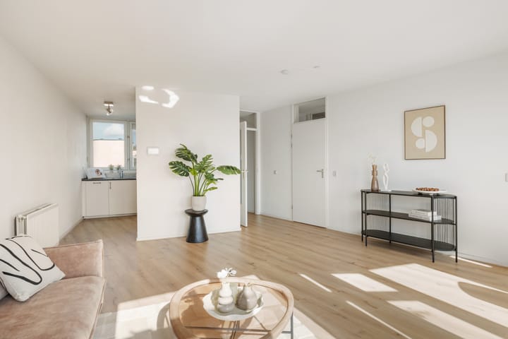 Foto 11 van Aartsbisschop Romerostraat 630