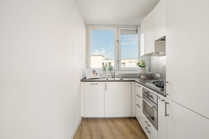 Foto 12 van Aartsbisschop Romerostraat 630