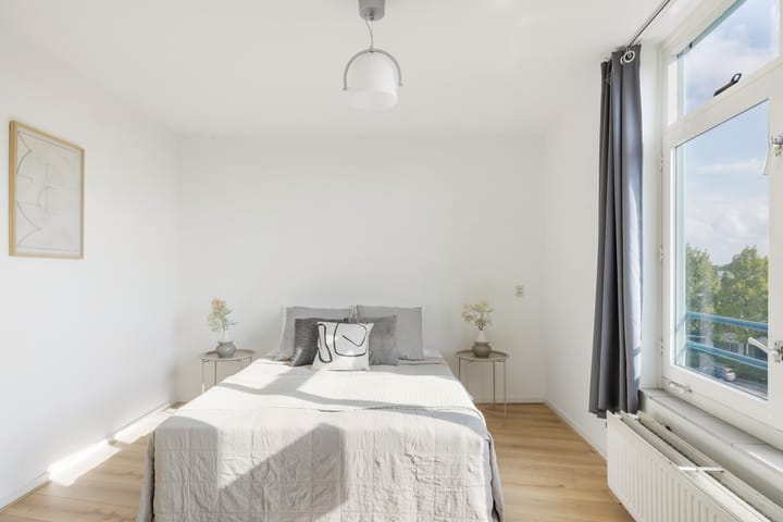 Foto 13 van Aartsbisschop Romerostraat 630