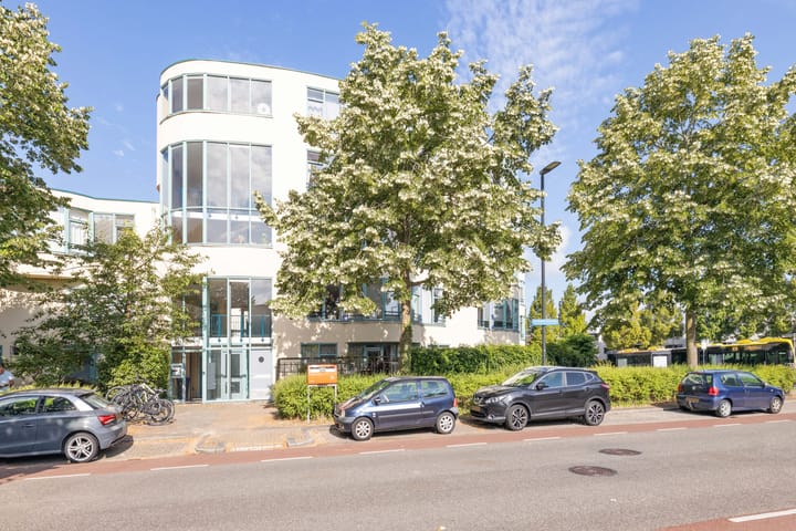 Foto 25 van Aartsbisschop Romerostraat 630