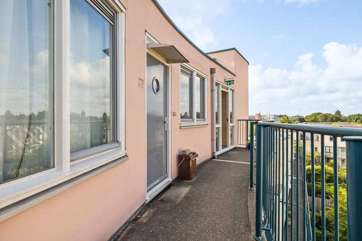 Foto 20 van Aartsbisschop Romerostraat 630