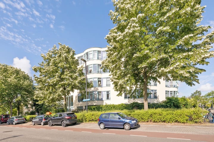 Foto 26 van Aartsbisschop Romerostraat 630