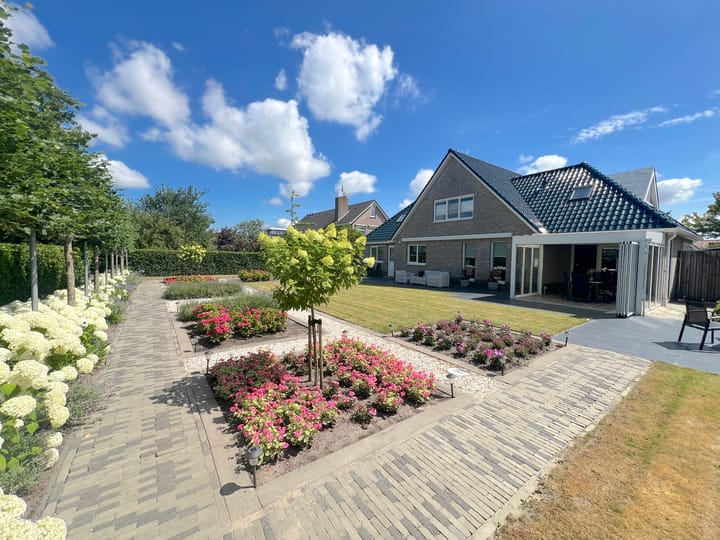 Foto 2 van Charlotte de Bourbonlaan 7